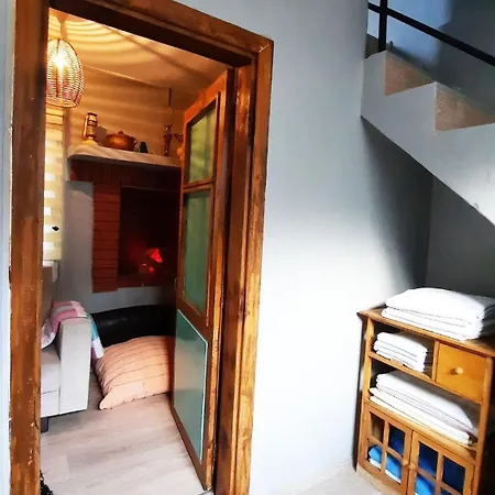 Greek House With Sea View In The Heart Of History 别墅