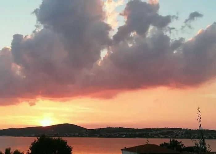 Greek House With Sea View In The Heart Of History Villa Ayvalik