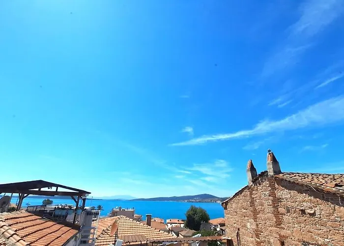 Greek House With Sea View In The Heart Of History
